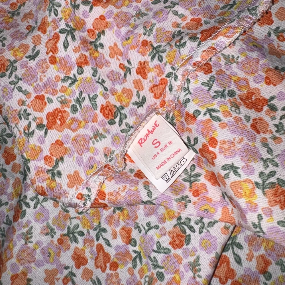 ROMWE Floral 🌼 Halter Mini Dress | Smocked Waist, Open Back, Size Small - Picture 8 of 8
